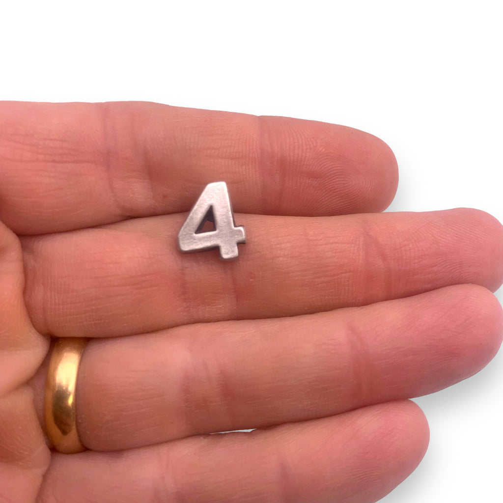 Number 4 Four pin