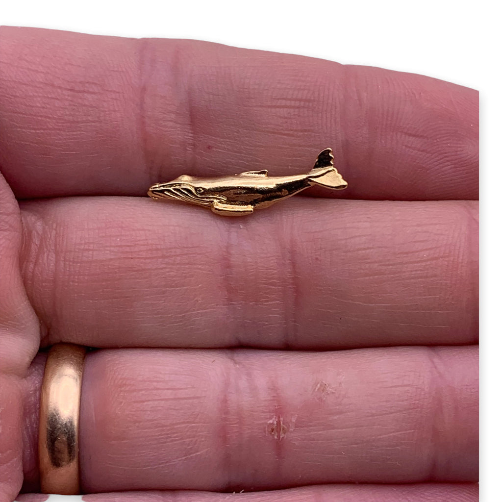 Humpback Lapel Pin