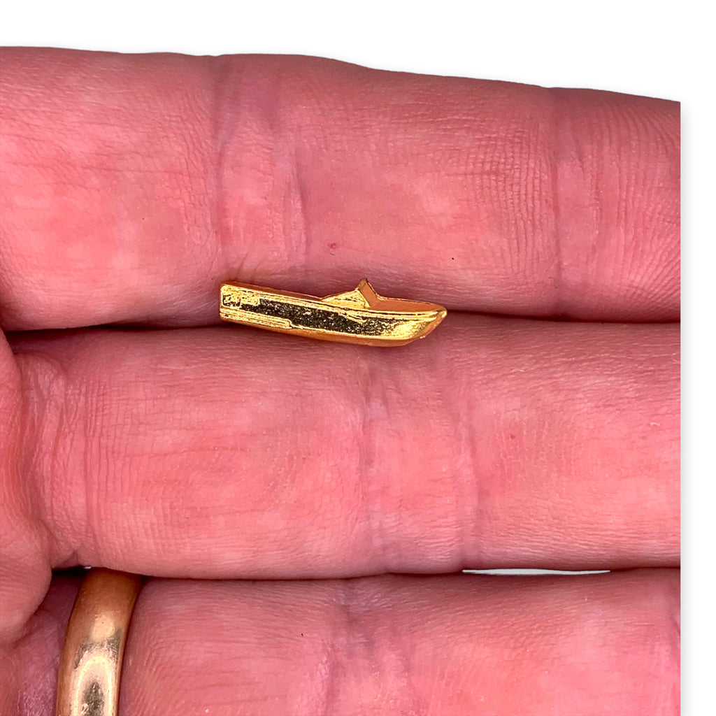 C18 Motor boat Lapel Pin