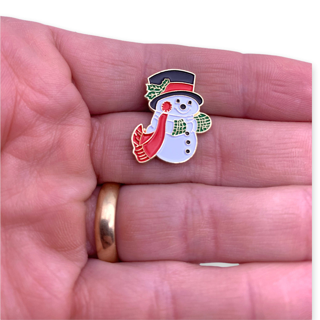 D23 - Christmas Snowman Lapel Pin