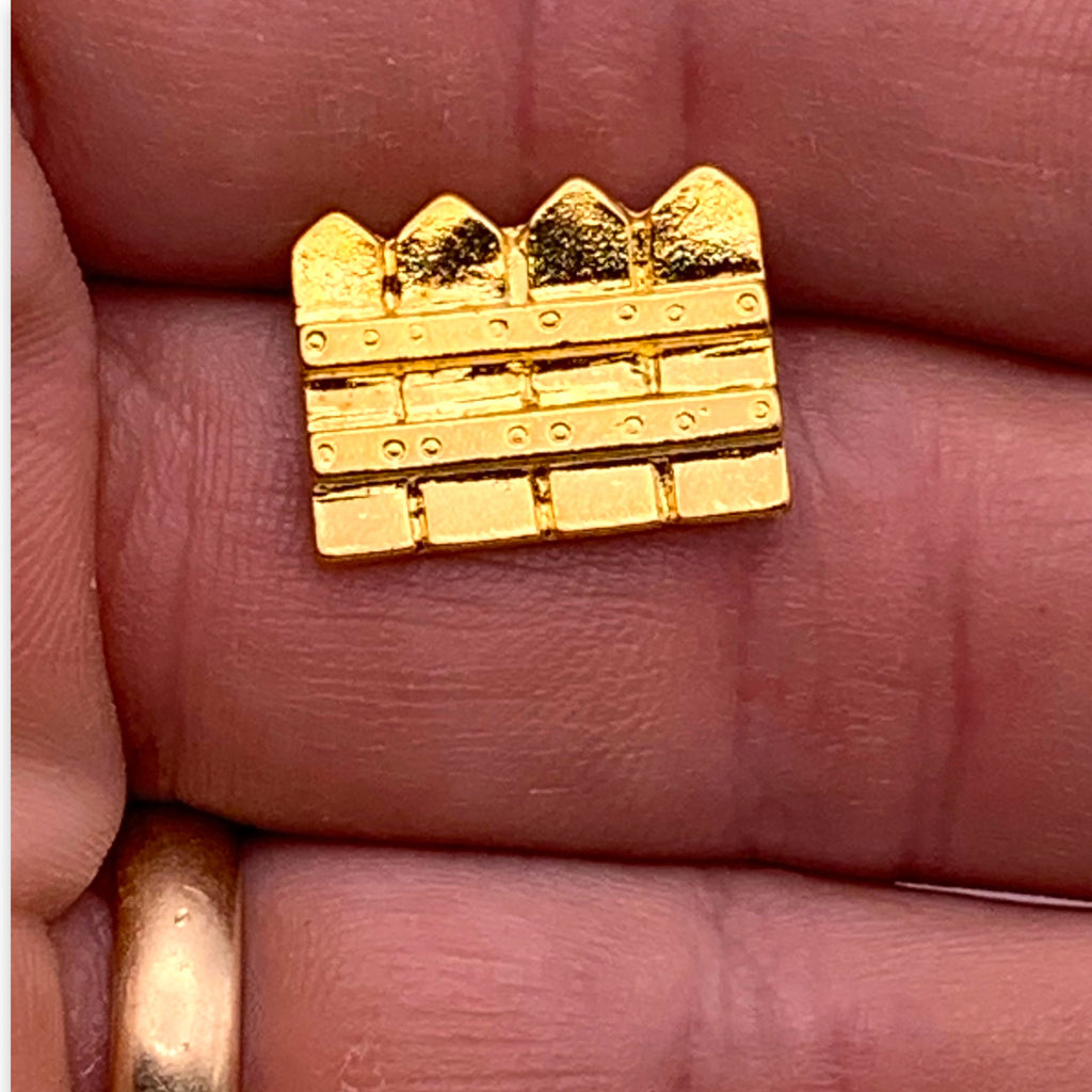 Fence Lapel Pin