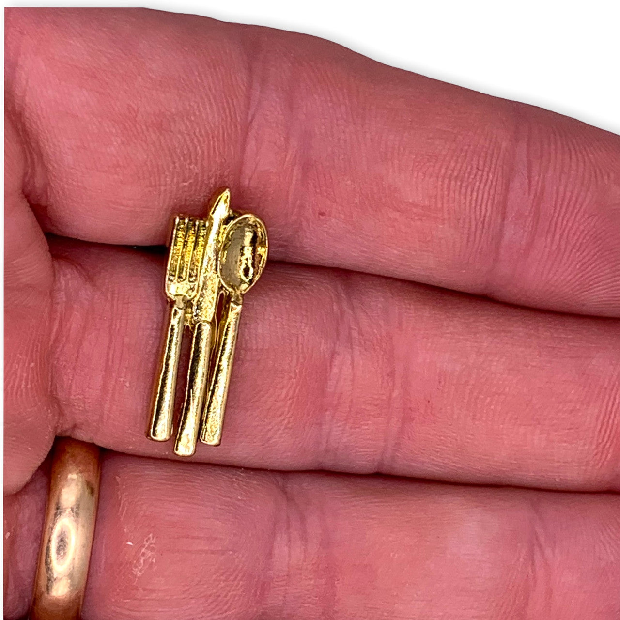 G03 Silverware Lapel Pin