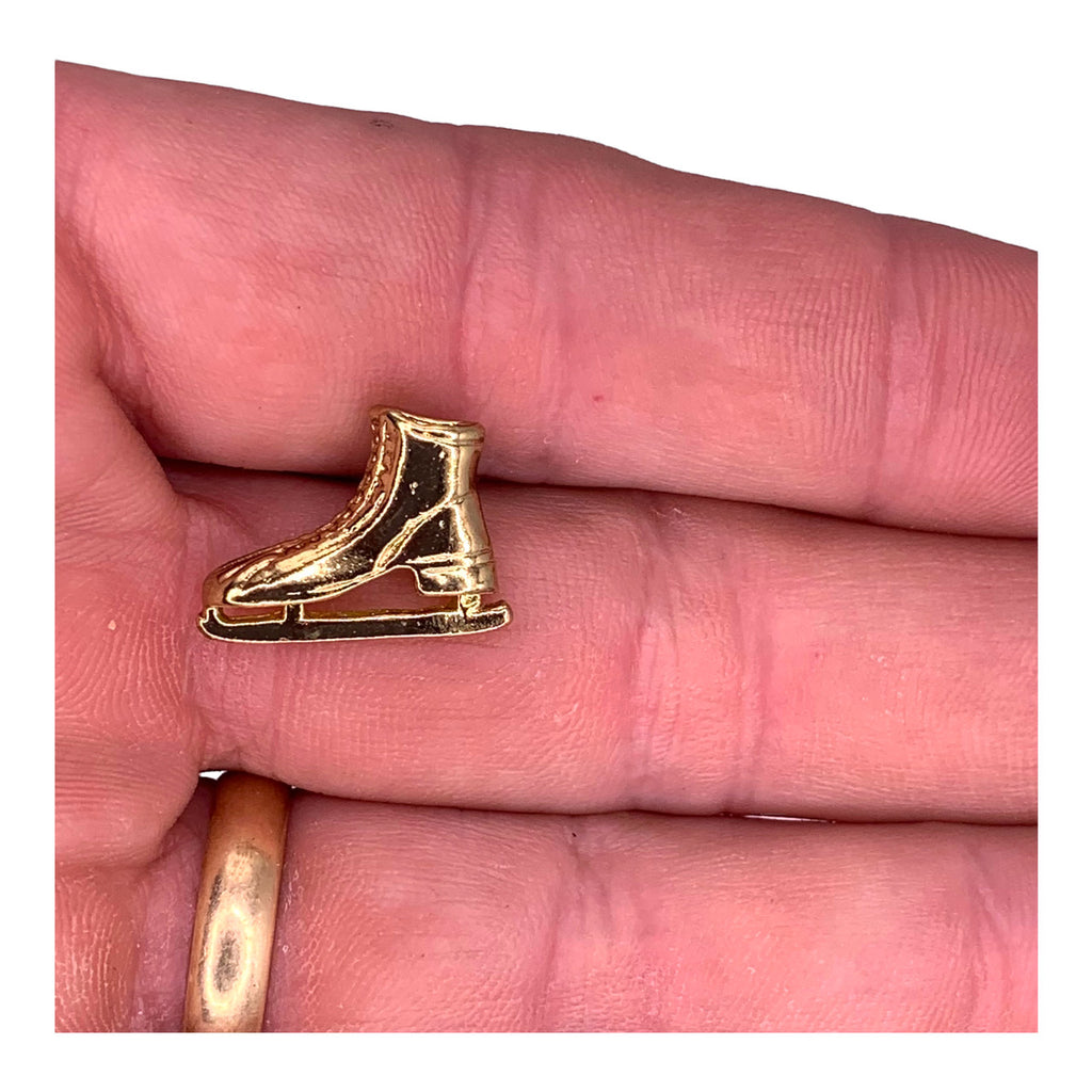 Figskate Lapel Pin