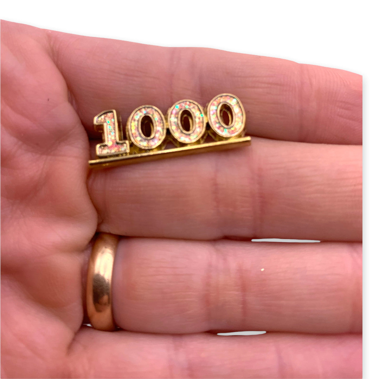 1000 Glitter Lapel Pin