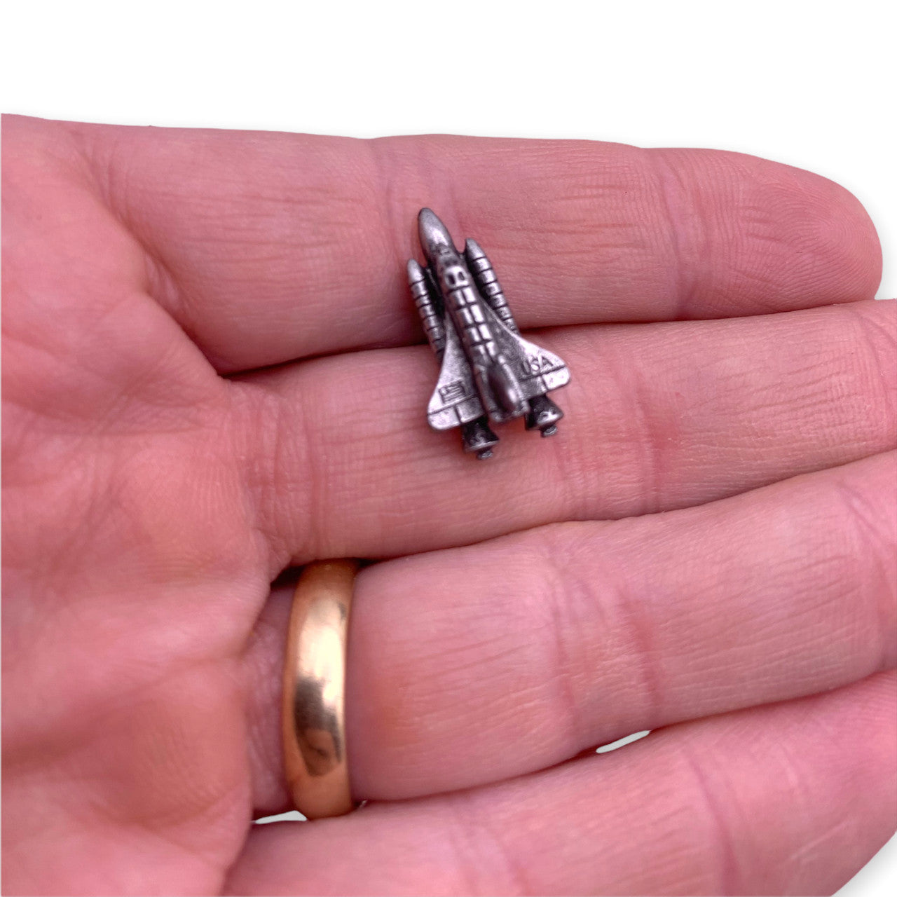 L21Space Shuttle Lapel Pin