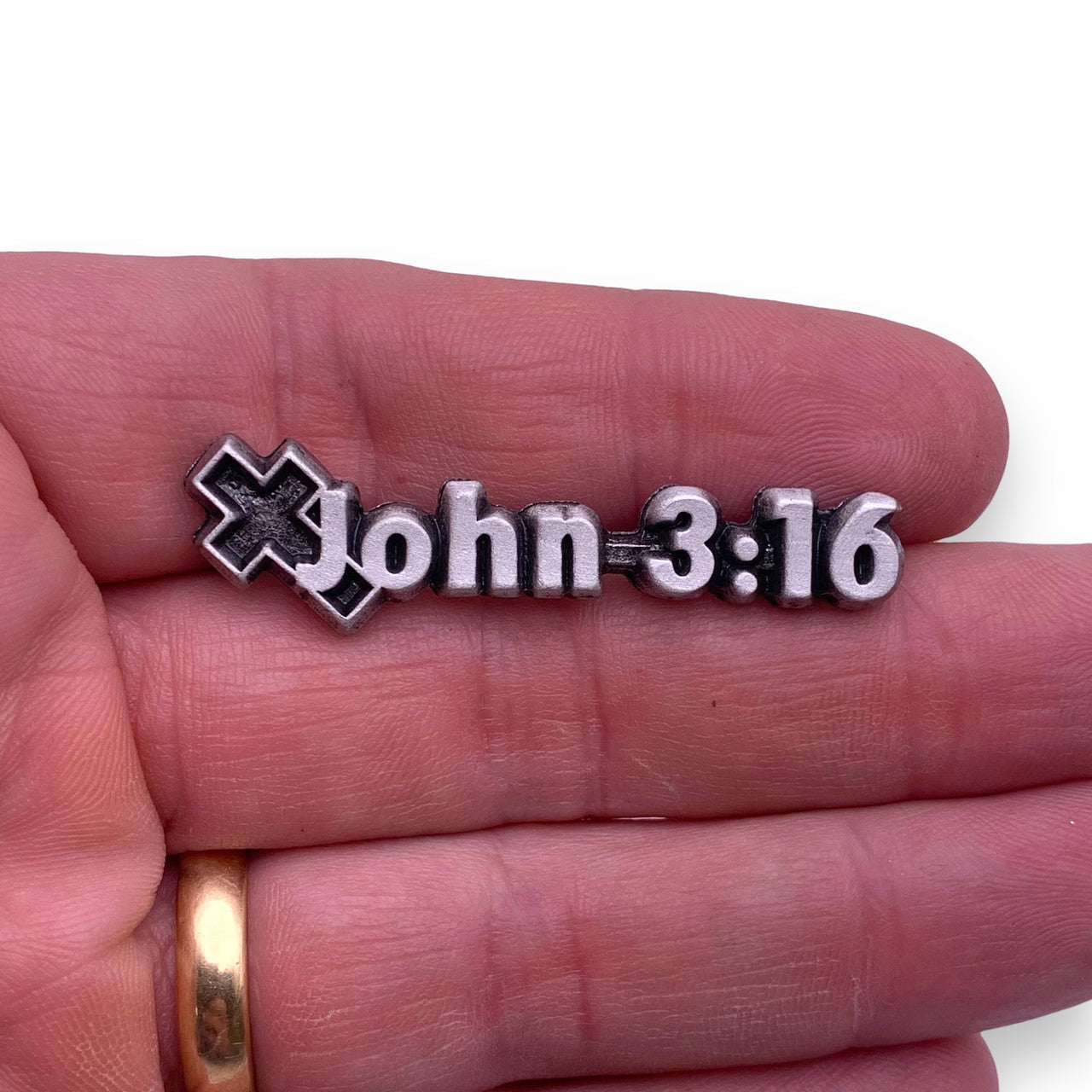 John 3:16 Lapel Pin
