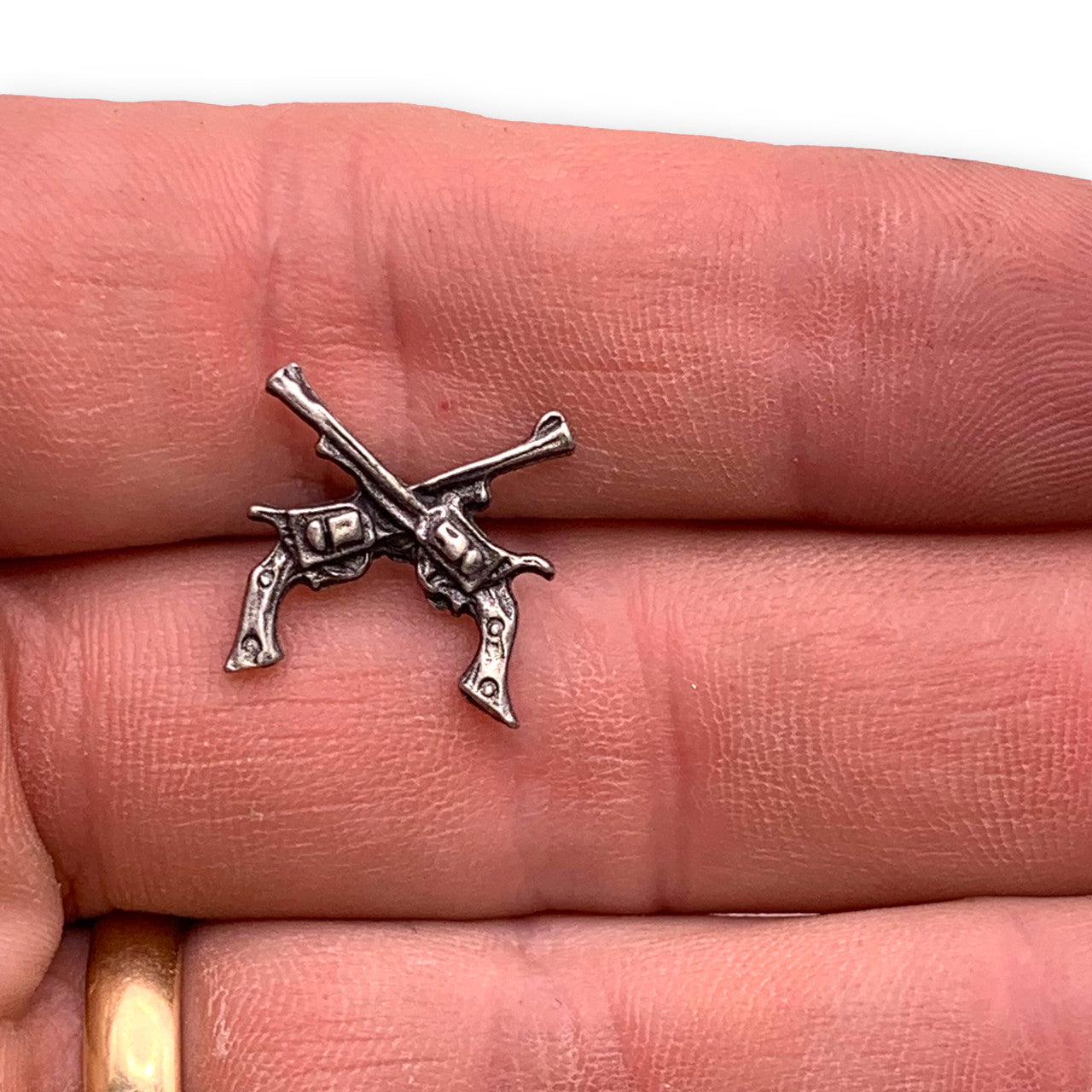 Crossed Guns Lapel Pin